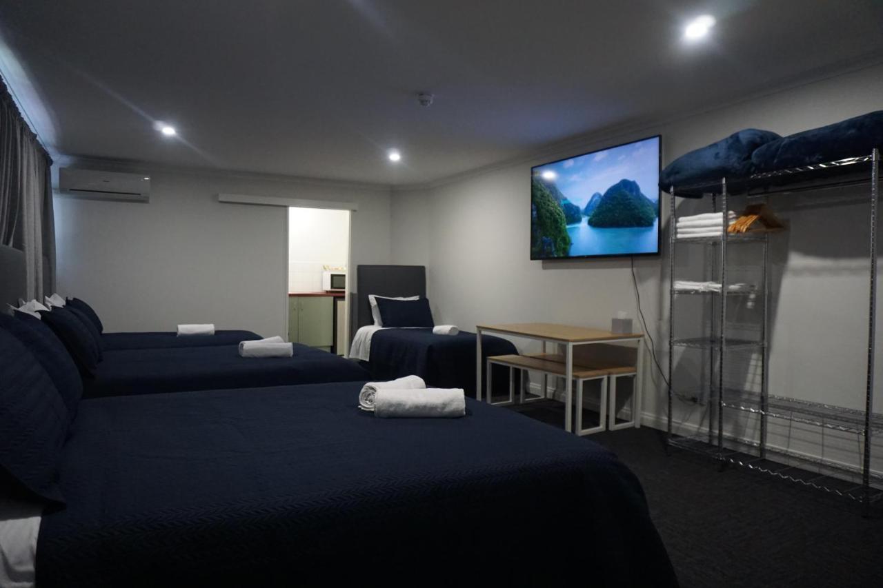 Warners Bay Hotel Esterno foto