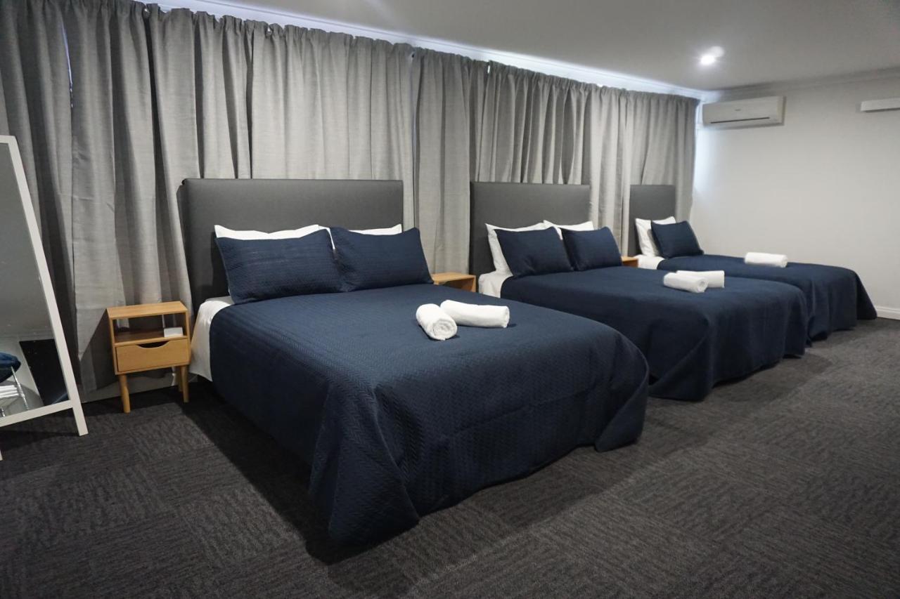 Warners Bay Hotel Esterno foto